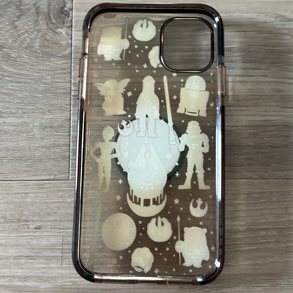 IPhone 11 Star Wars case with pop socket - Picture 2 of 2